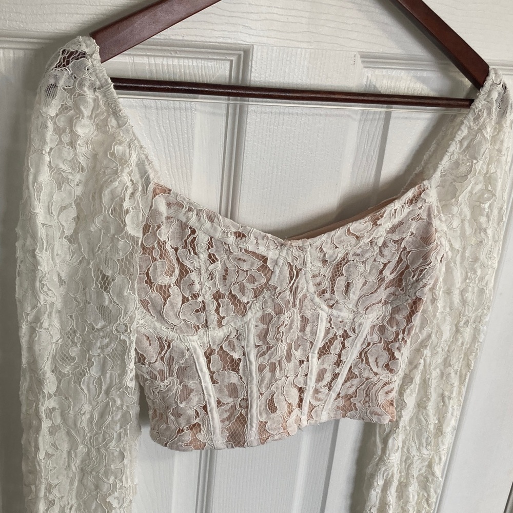 Elegant Lace Long Sleeve Crop Top